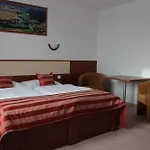 Hotel Auto Jas 4*