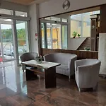 Auto Jas Hotel Neutra