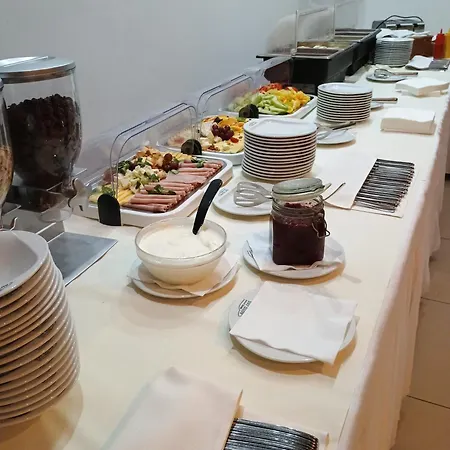 Auto Jas Hotel 4*