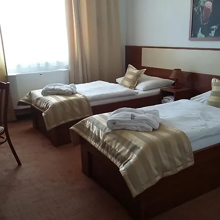 Auto Jas Ξενοδοχείο 4*