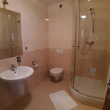 Auto Jas Ξενοδοχείο Νίτρα