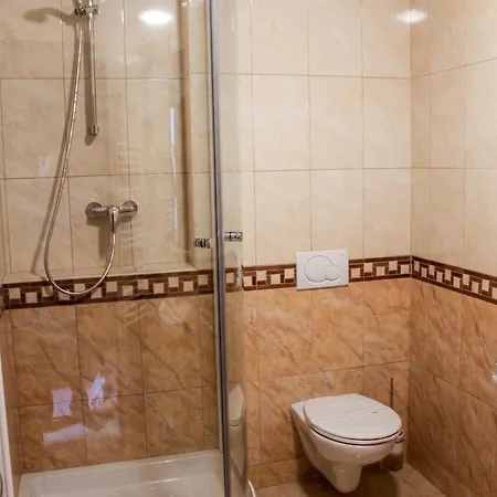 Auto Jas Hotel 4*