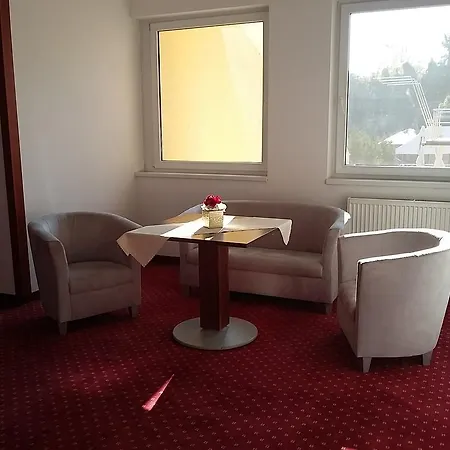 Hotel Auto Jas 4*